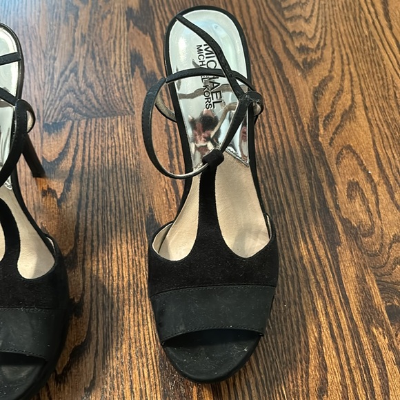 Michael kors size 9 black heels - Picture 4 of 6